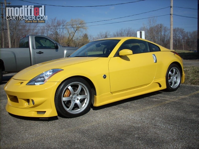 2005 Nissan 350z track coupe