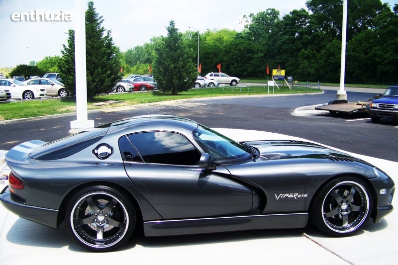 2002 Dodge Viper GTS