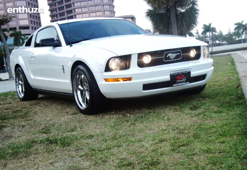 2007 Ford Mustang Pony Package