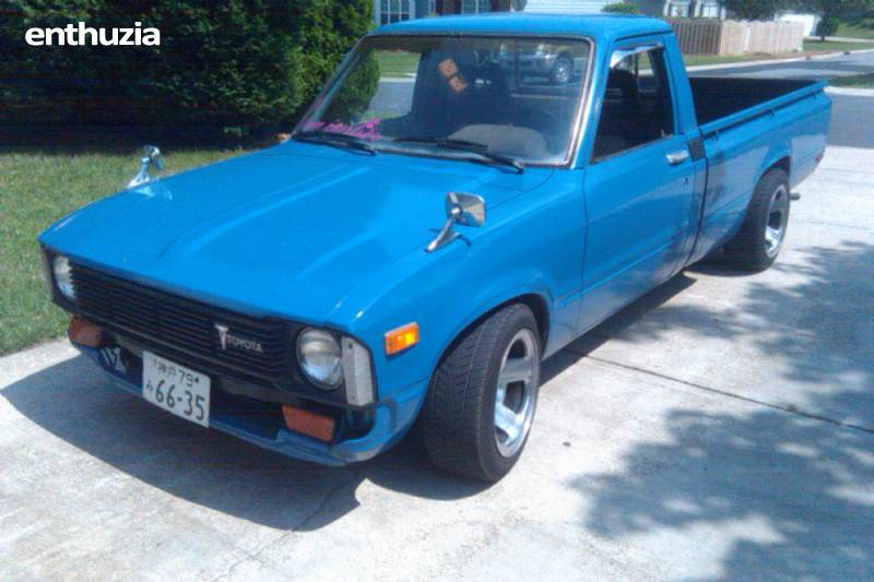 1979 Toyota Pickup Dropped and Styled 